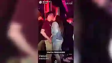 Потаскушка отсасывает на вечеринке парню, не стесняясь съёмки телефонов