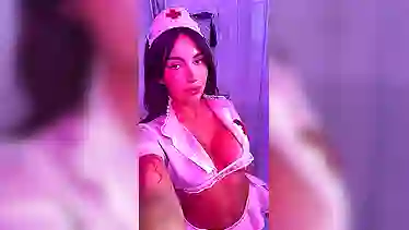 Секси медсестра в душевой снимает эротическое XXX видео короткого формата